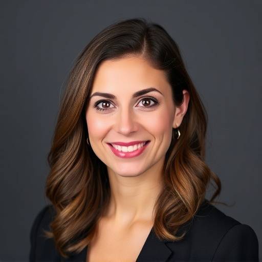 Ritratto di Giulia Rossi, fondatrice e CEO di Consulenza Illuminante